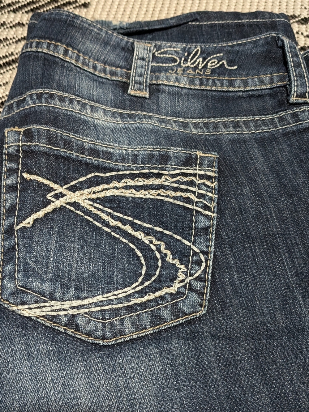 Silver Jeans Women's Dark Blue Bootcut Jeans with White Embroidered Pocket